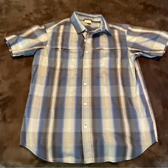 Mens size medium Columbia shirt. - Picture 1 of 3